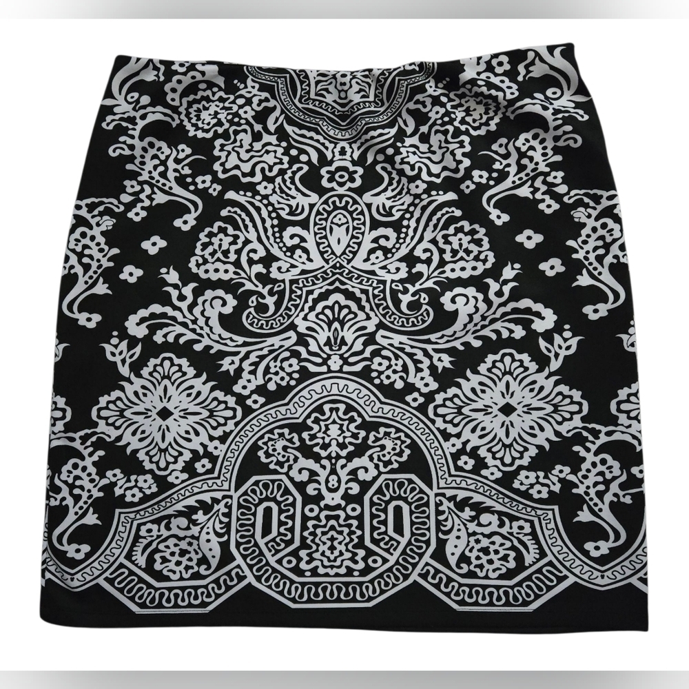 DB-Dress Barn Black and White Patterned Pencil Skirt